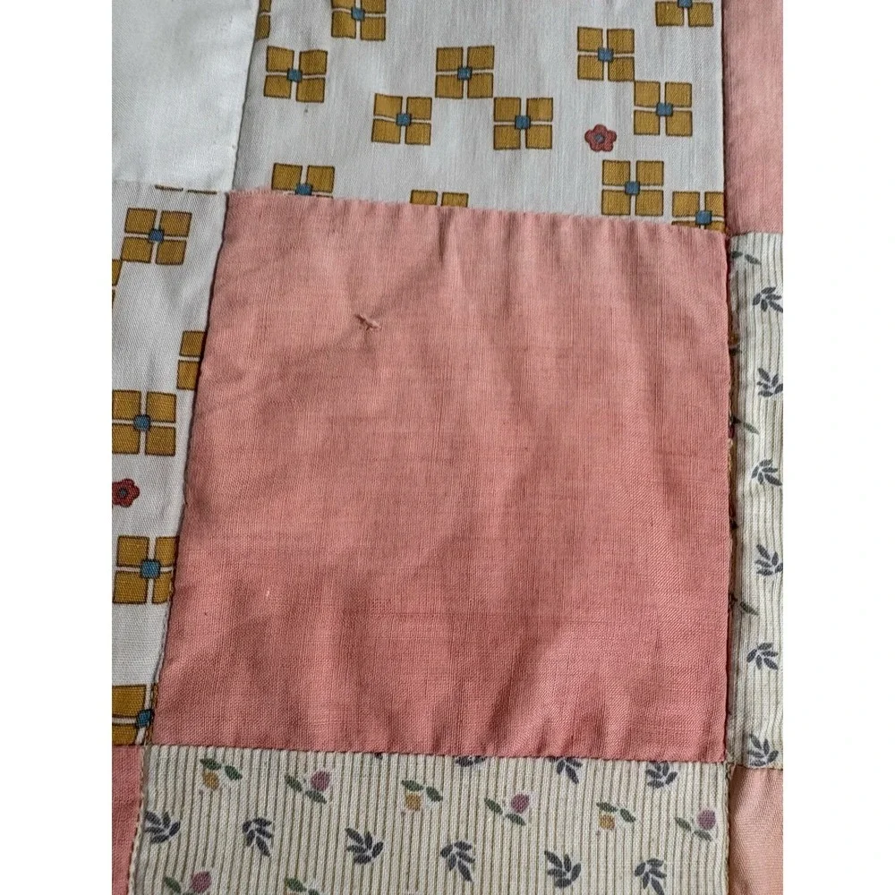 Homemade Vintage Quilt Pink White Beige MCM Floral Block Pattern Twin 48
